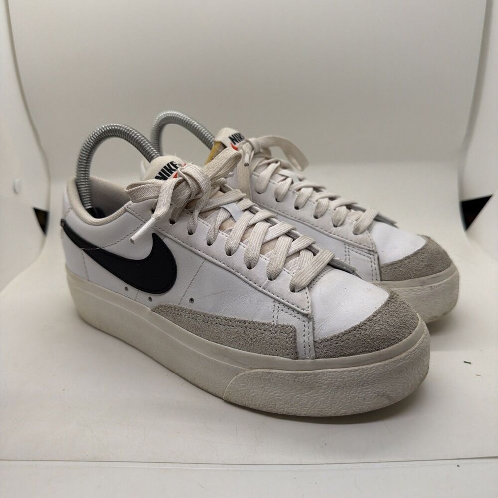 Nike Blazer Platform Low Sz 6 (DJ0292-101) Womens Shoe Sneaker Pre-owned No Box